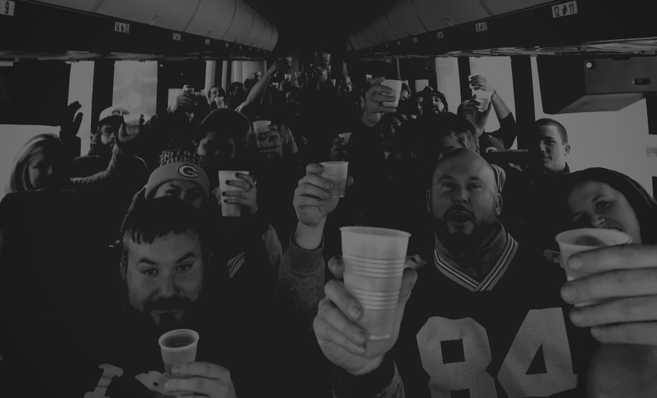 Packers Luxury Coach VIP and ALL INCLUSIVE TAILGATE EXPERIENCE - Vikings @ Packers